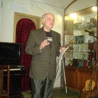 Александр Кирнос читает стихи Рады Полищук